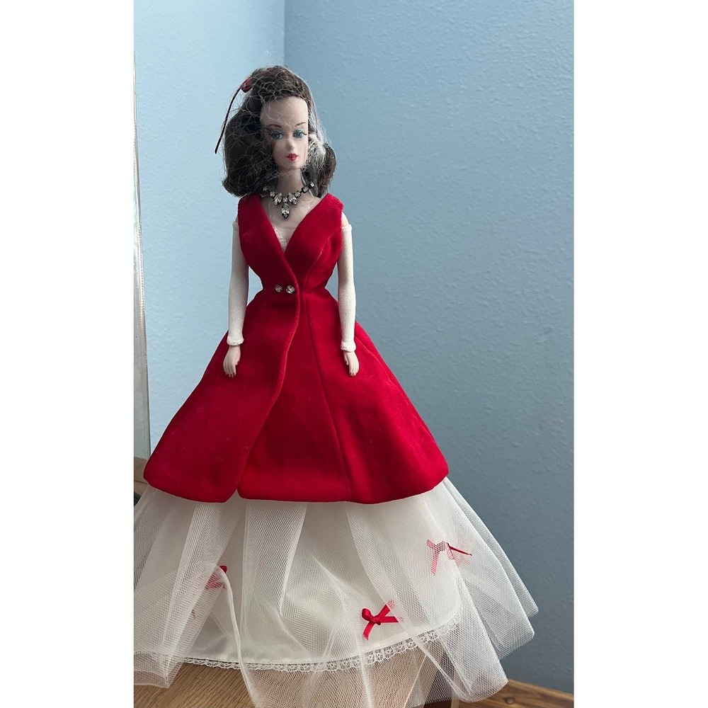 Barbie‎ Benefit Performance 1988 Limited Edition Porcelain Treasures Red Velvet